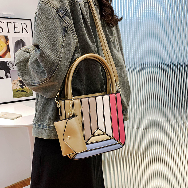 Women's All Seasons Pu Leather Color Block Streetwear Sewing Thread Square Zipper Handbag display picture 5