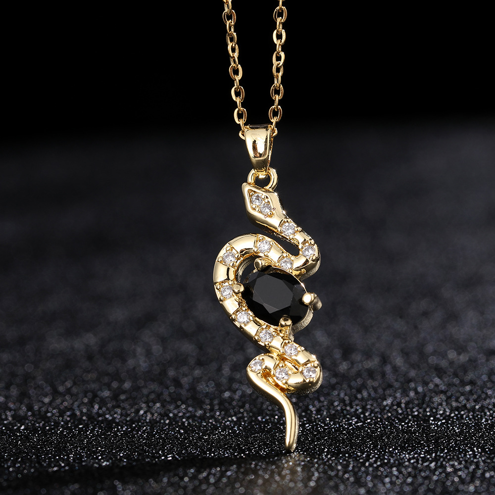 Casual Retro Simple Style Snake Copper Plating Inlay Zircon Gold Plated Pendant Necklace display picture 3