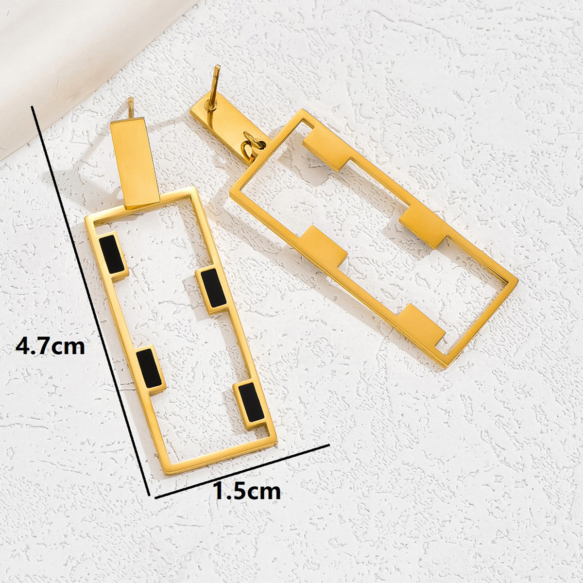 1 Pair Elegant Modern Style Commute Square Asymmetrical Plating 201 Stainless Steel Plastic 18K Gold Plated Drop Earrings display picture 6