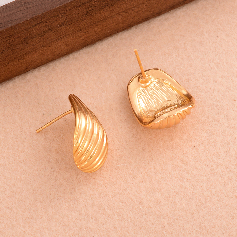 1 Pair Retro Simple Style Solid Color Plating Copper 18k Gold Plated Ear Studs display picture 5