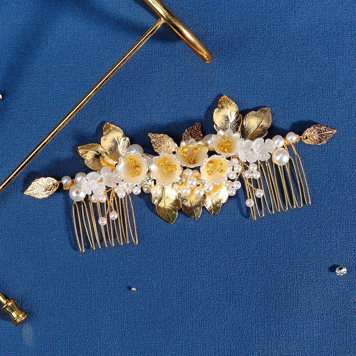 Retro Leaf Flower Alloy Pearl Plating Inlay Rhinestones Insert Comb display picture 4