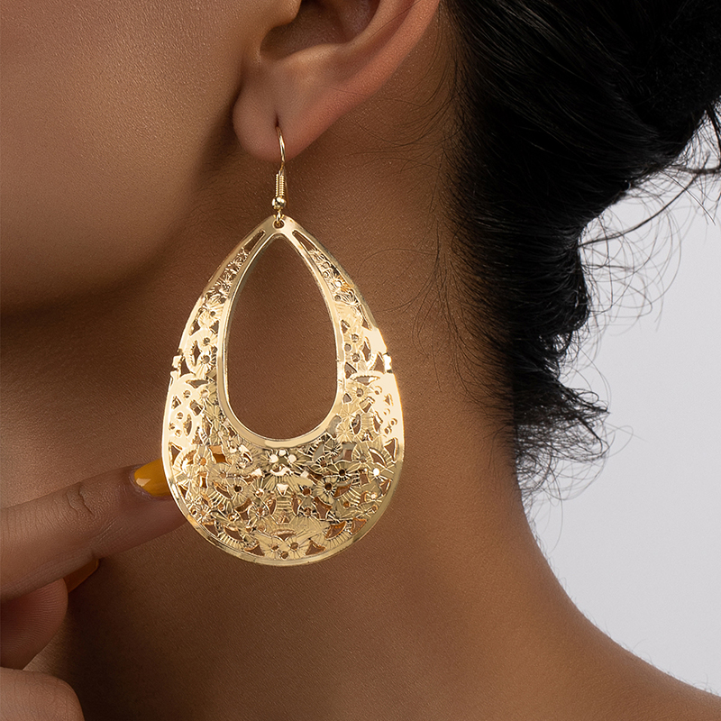 1 Pair Vintage Style Simple Style Water Droplets Floral Plating Hollow Out Alloy Ferroalloy 14k Gold Plated Drop Earrings display picture 2