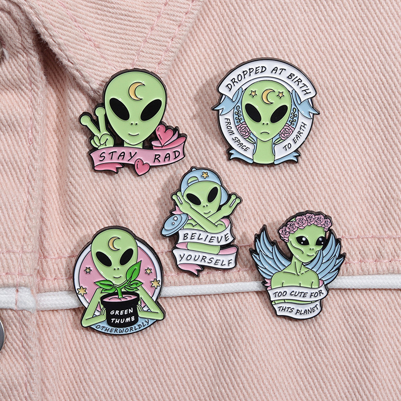 Cartoon Style Alien Letter Alloy Stoving Varnish Unisex Brooches display picture 10