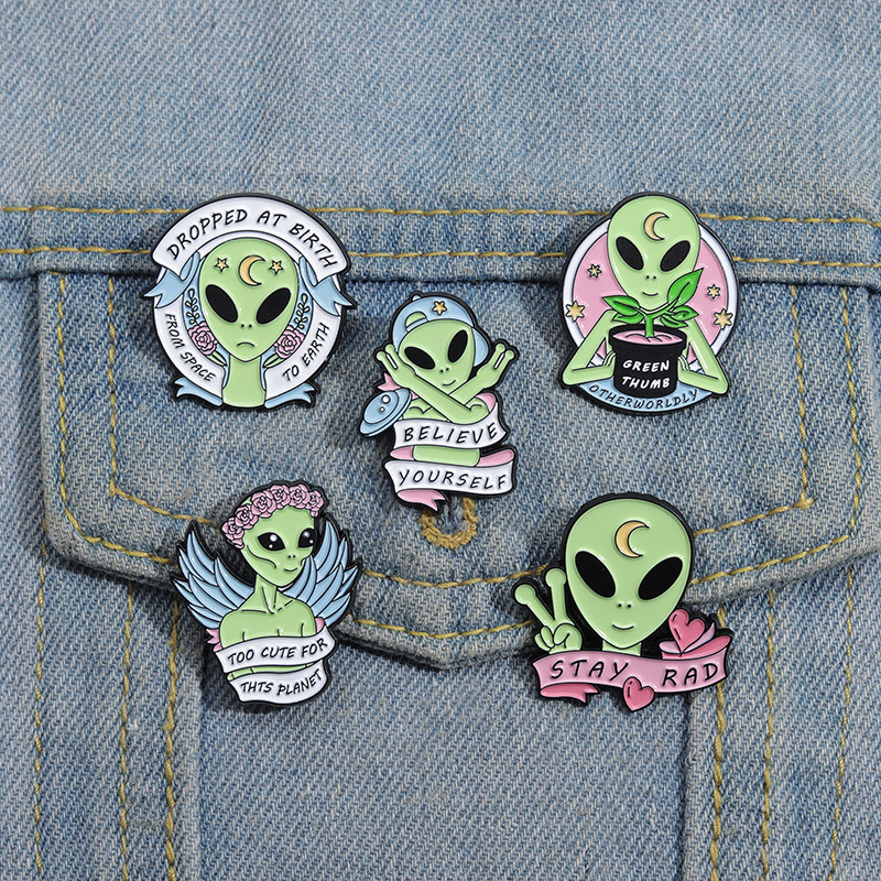 Cartoon Style Alien Letter Alloy Stoving Varnish Unisex Brooches display picture 13