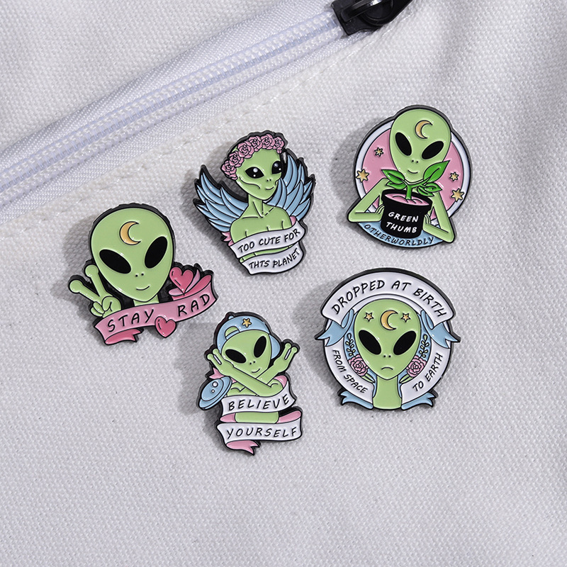 Cartoon Style Alien Letter Alloy Stoving Varnish Unisex Brooches display picture 14
