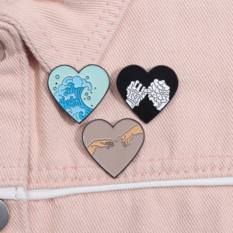 Cartoon Style Cute Sea Wave Heart Shape Skull Alloy Stoving Varnish Unisex Brooches display picture 8