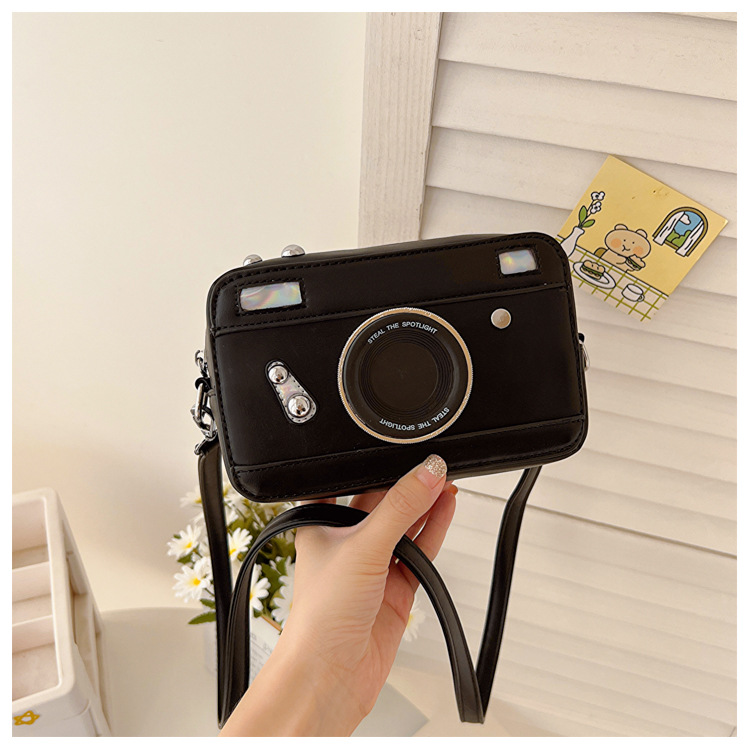 Women's Small All Seasons Pu Leather Camera Vintage Style Square Zipper Shoulder Bag display picture 8