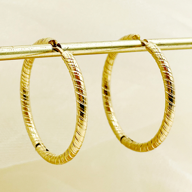 1 Paar Lässig Einfacher Stil Einfarbig Überzug Edelstahl 304 Vergoldet Reif Ohrringe display picture 1