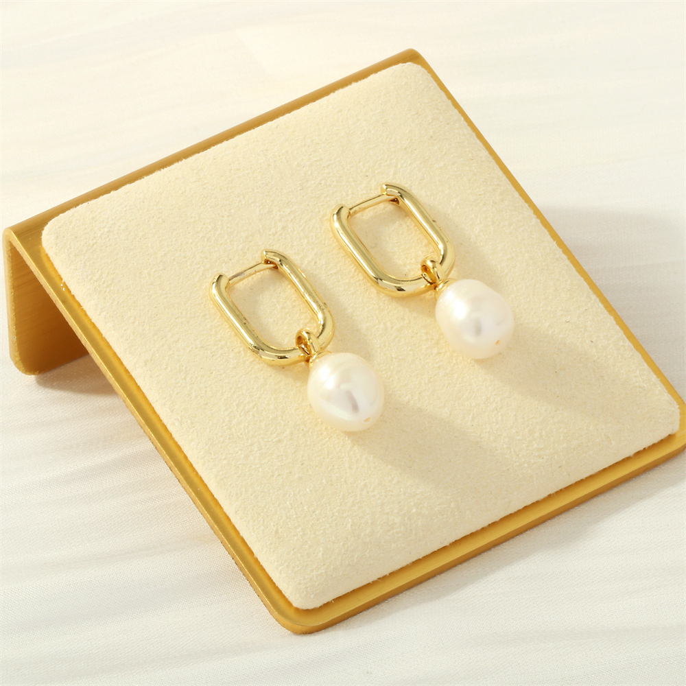 1 Pair Simple Style Irregular Plating Inlay Copper Freshwater Pearl 18k Gold Plated Drop Earrings display picture 5