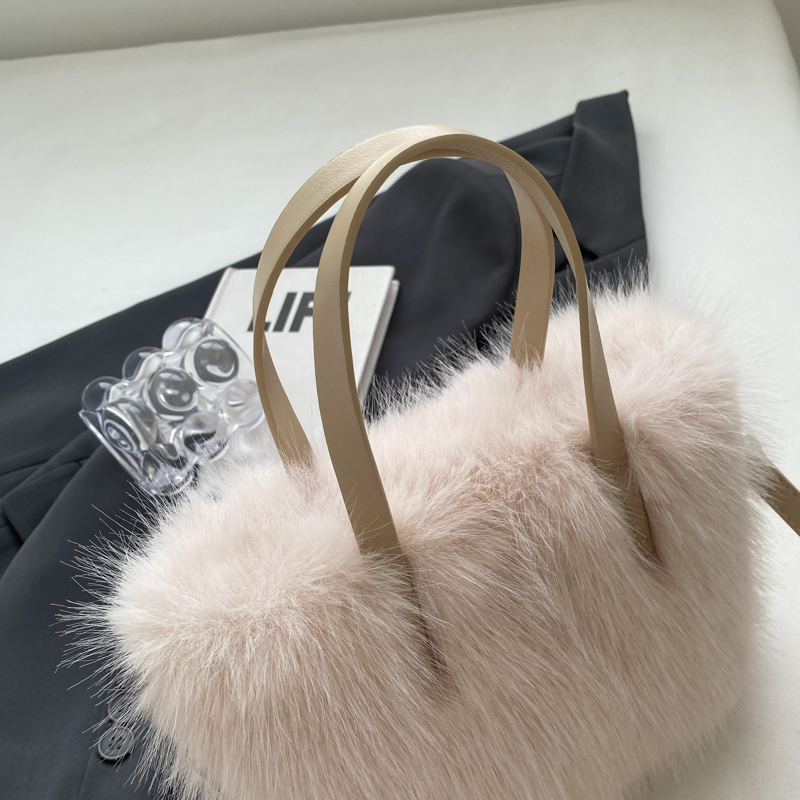 Women's Plush Solid Color Cute Basic Sewing Thread Square Magnetic Buckle Shoulder Bag Crossbody Bag Bucket Bag display picture 2