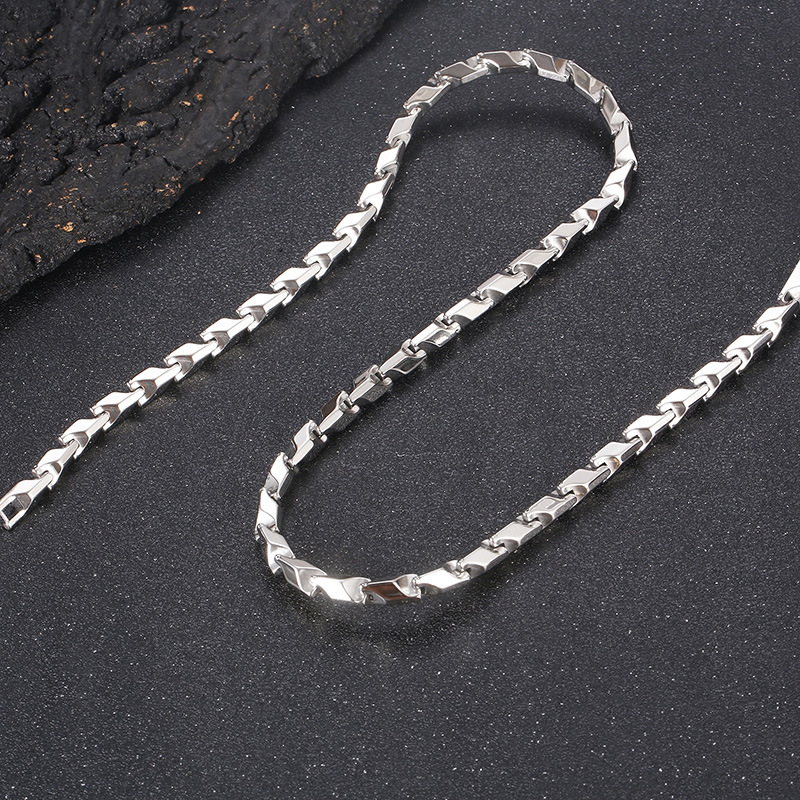 Hip-hop Solid Color Titanium Steel Plating Chain Men's Necklace display picture 4