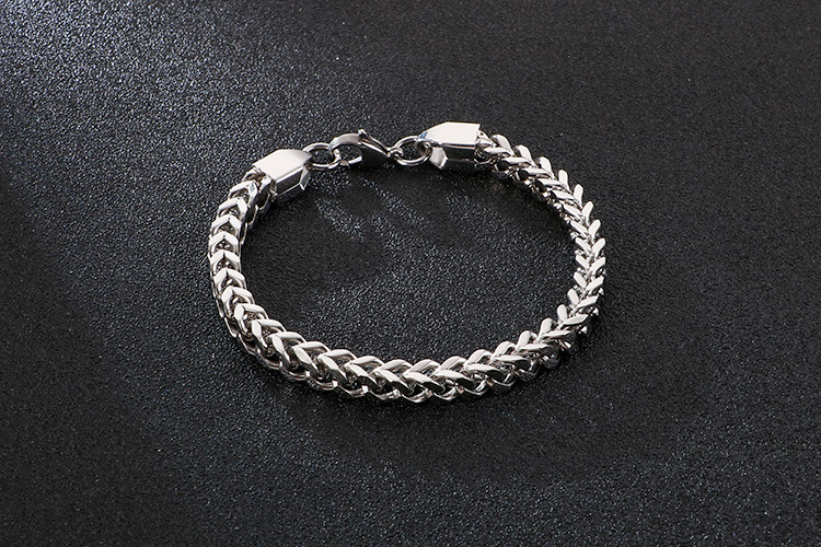 Simple Style Solid Color Titanium Steel Plating Chain 18K Gold Plated Men's Bracelets display picture 2