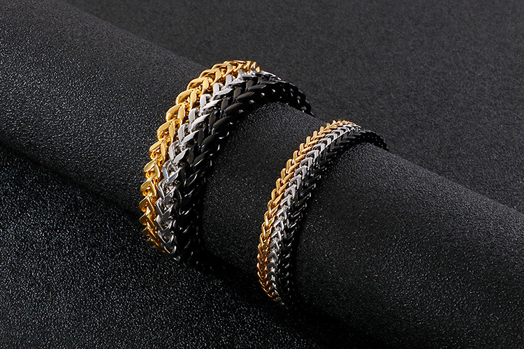 Simple Style Solid Color Titanium Steel Plating Chain 18K Gold Plated Men's Bracelets display picture 4