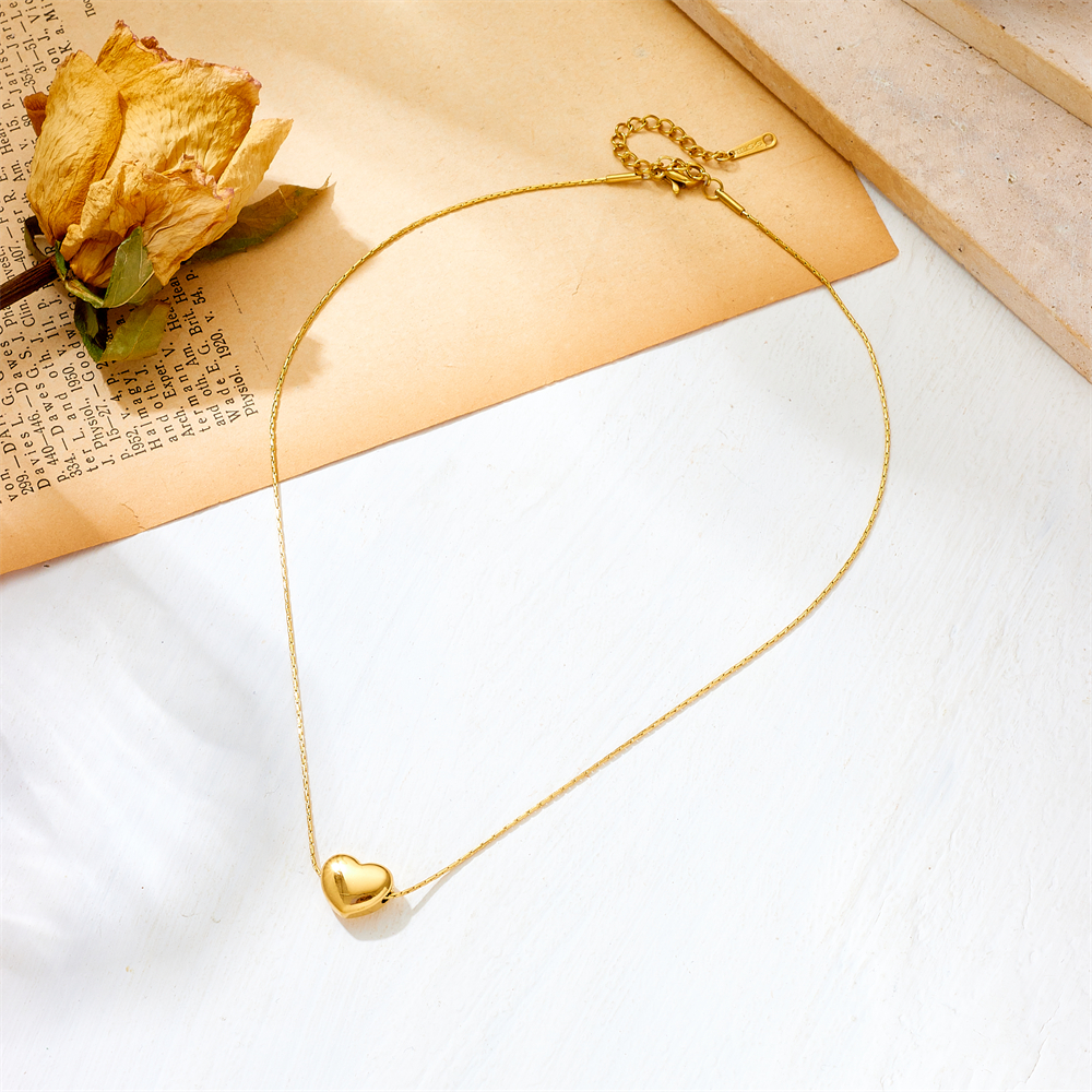 Acero Titanio Chapados en oro de 18k Elegante Enchapado Forma De Corazón Collar Colgante display picture 2