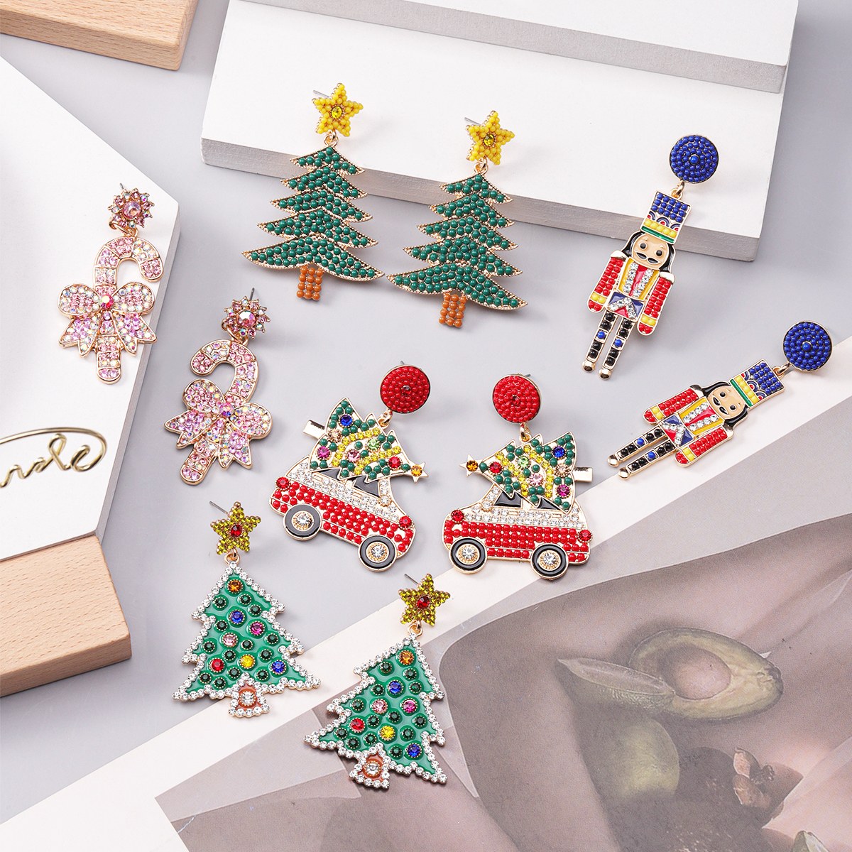 1 Piece Vintage Style Christmas Tree Enamel Plating Inlay Alloy Plastic Glass Glass Pearl Gold Plated Silver Plated Drop Earrings display picture 1