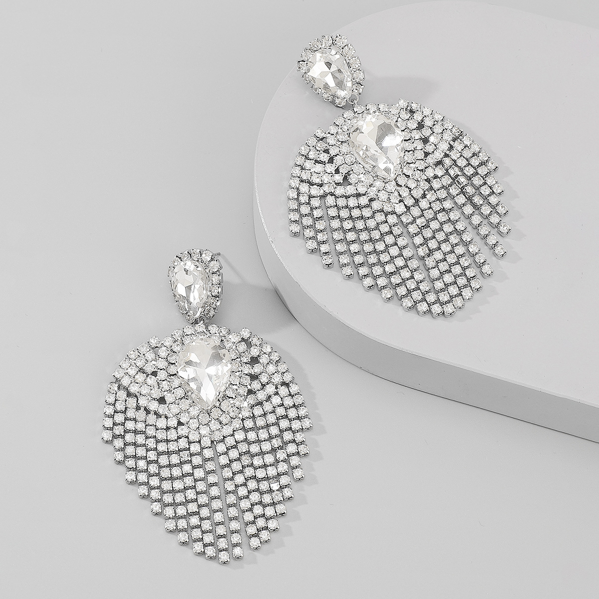 1 Pair Modern Style Simple Style Heart Shape Rhinestone Drop Earrings display picture 1