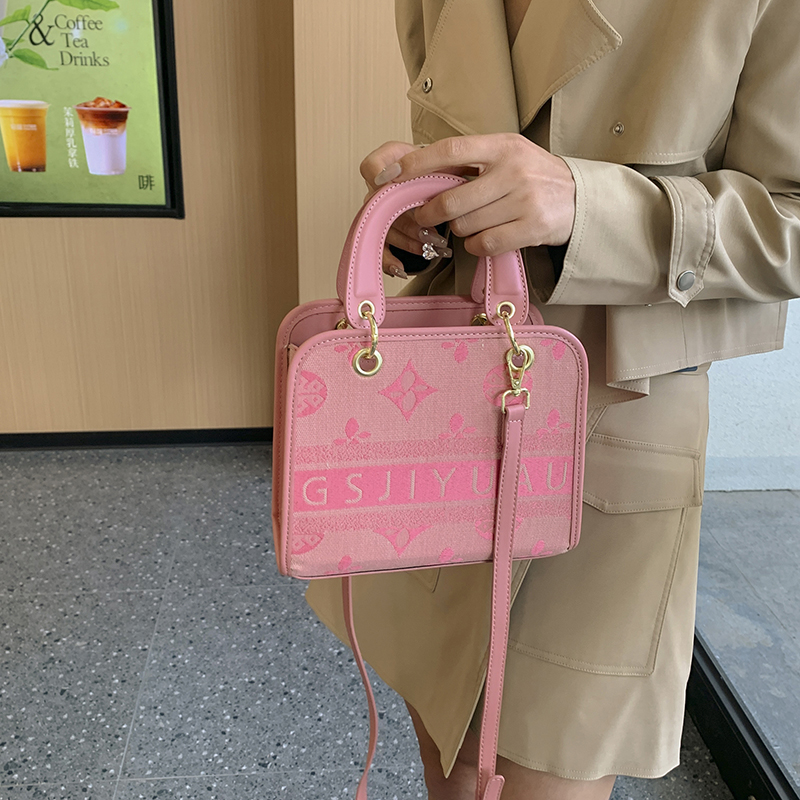 Frau Segeltuch Brief Basic Klassischer Stil Nähgarn Quadrat Reißverschluss Handtasche Umhängetasche Quadratische Tasche display picture 7