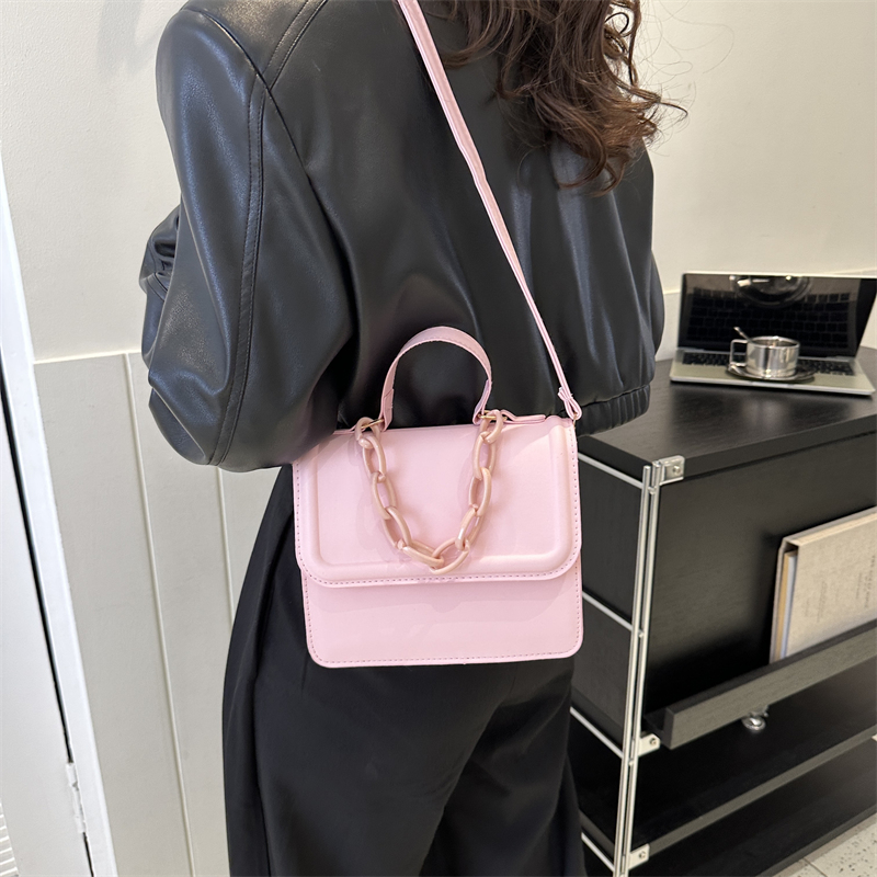 Women's Pu Leather Solid Color Basic Square Magnetic Buckle Shoulder Bag Crossbody Bag display picture 5
