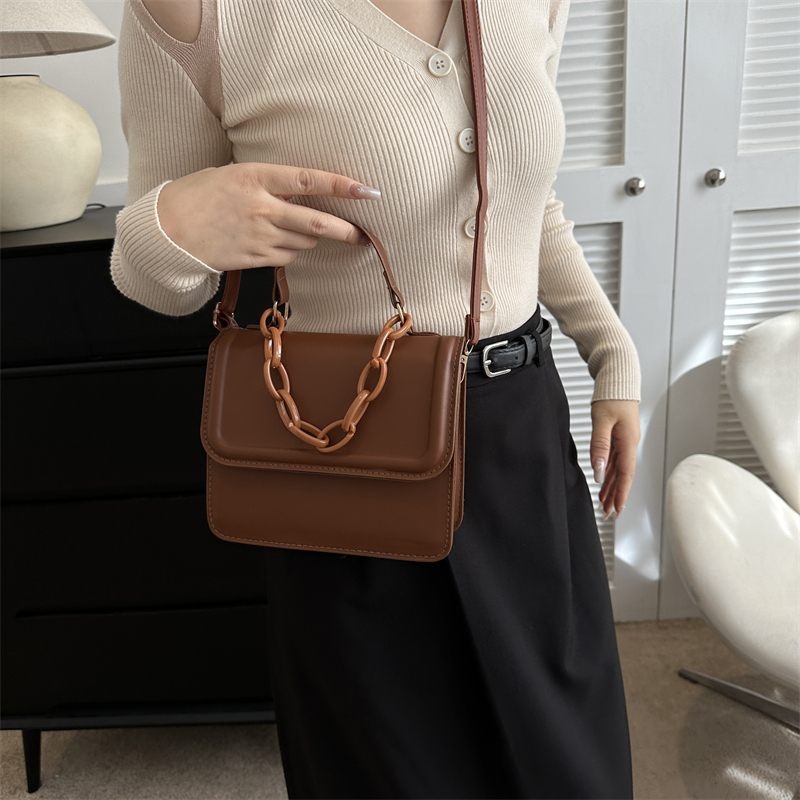 Women's Pu Leather Solid Color Basic Square Magnetic Buckle Shoulder Bag Crossbody Bag display picture 7