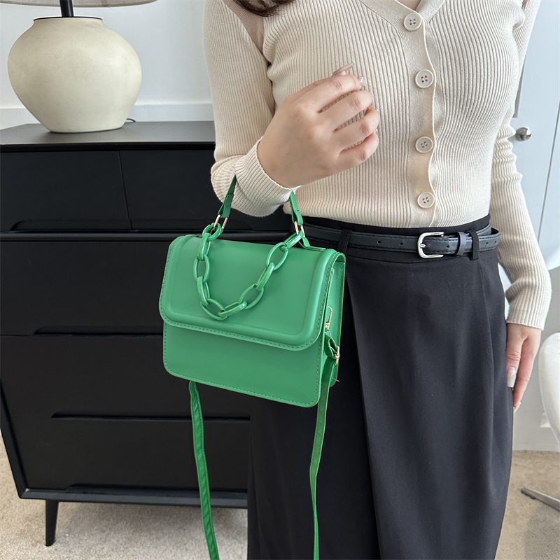 Women's Pu Leather Solid Color Basic Square Magnetic Buckle Shoulder Bag Crossbody Bag display picture 6