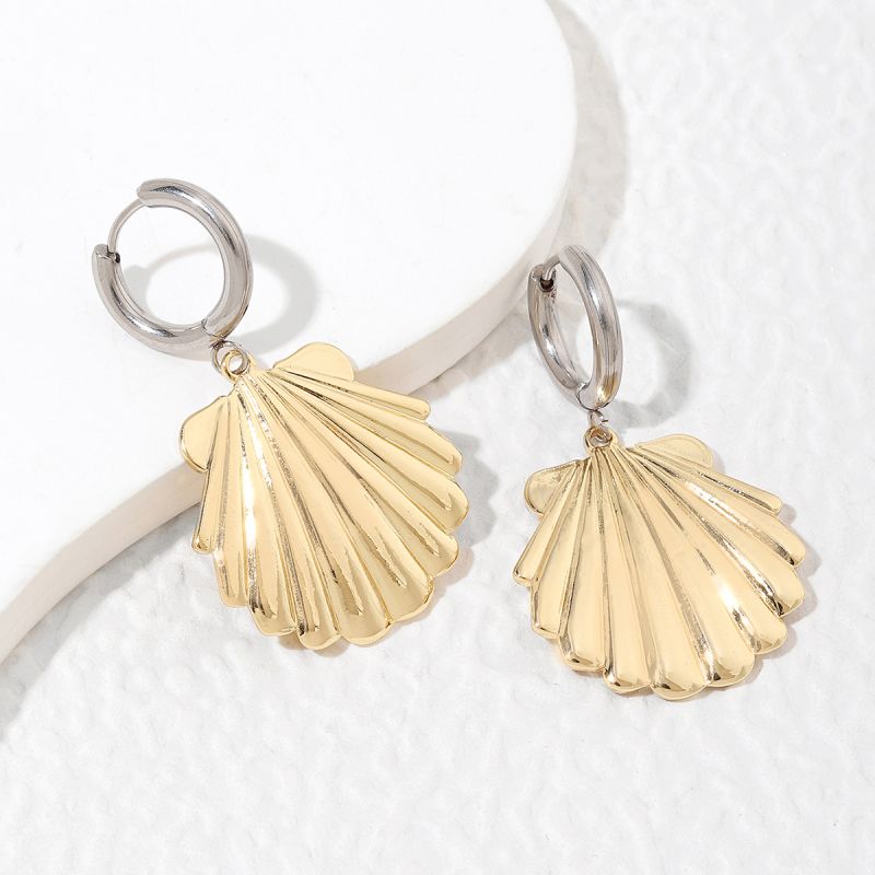 1 Pair Classical Shell Polishing Stainless Steel 18K Gold Plated Drop Earrings display picture 2