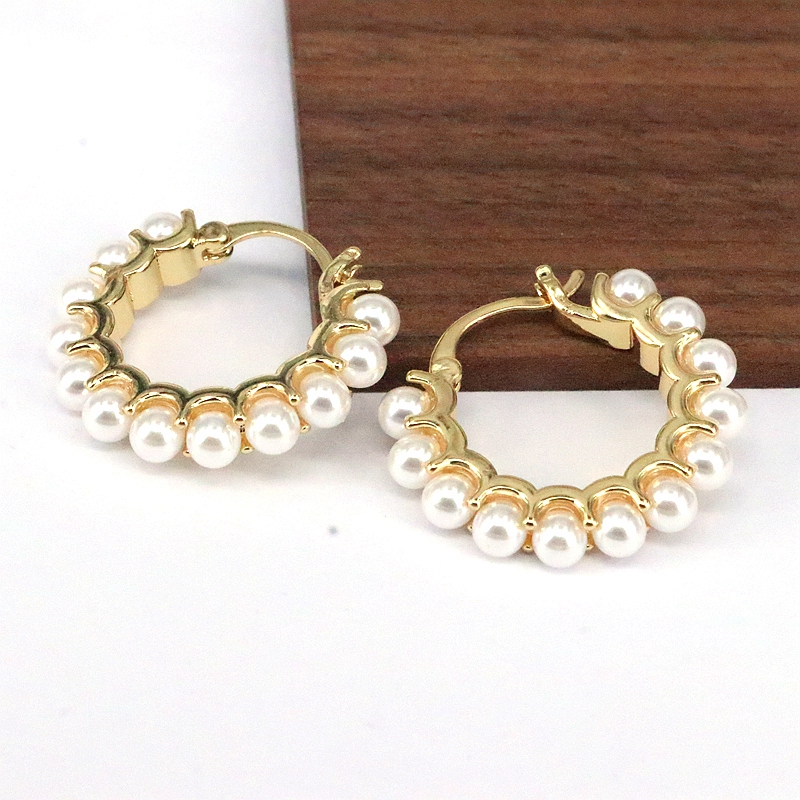 1 Paar Einfacher Stil Runden Überzug Inlay Kupfer Perle Vergoldet Ohrringe display picture 4