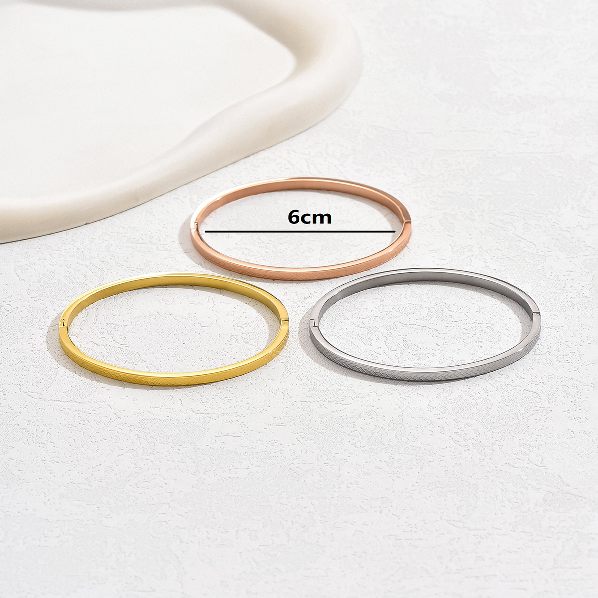Casual Basic Simple Style Solid Color 201 Stainless Steel 18K Gold Plated Bangle In Bulk display picture 12