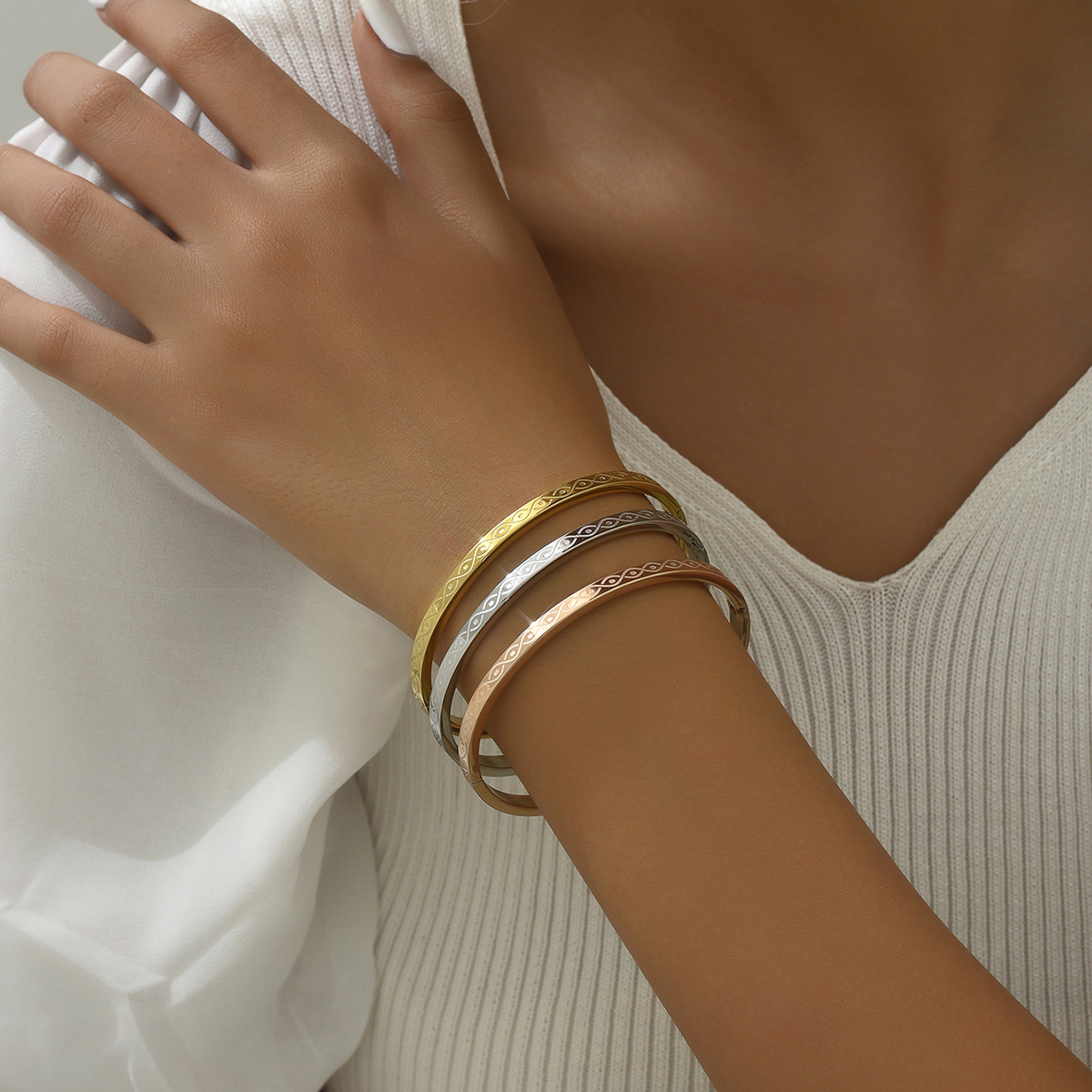 Casual Basic Simple Style Solid Color 201 Stainless Steel 18K Gold Plated Bangle In Bulk display picture 6