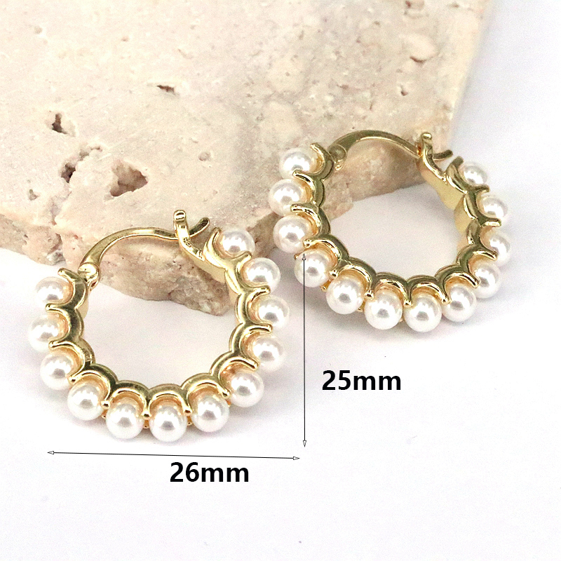 1 Paar Einfacher Stil Runden Überzug Inlay Kupfer Perle Vergoldet Ohrringe display picture 3