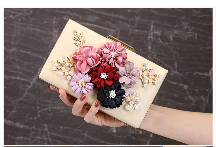 Women's Small All Seasons Pu Leather Metal Flower Classic Style Square Clasp Frame Evening Bag display picture 5