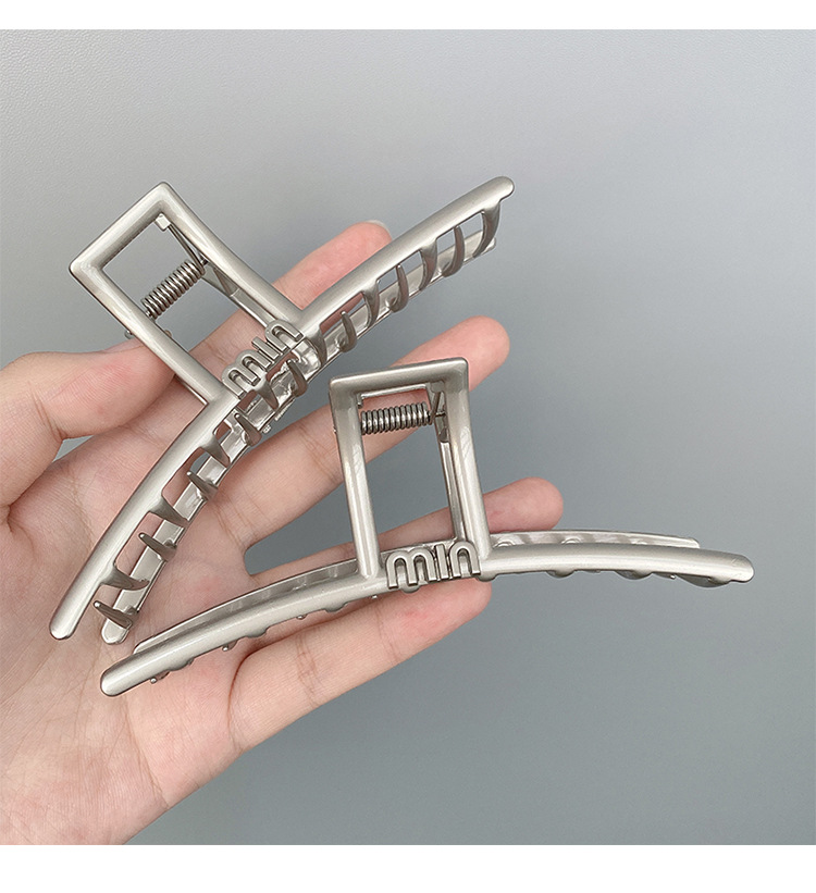 Einfacher Stil Brief Metall Überzug Haarkrallen display picture 2