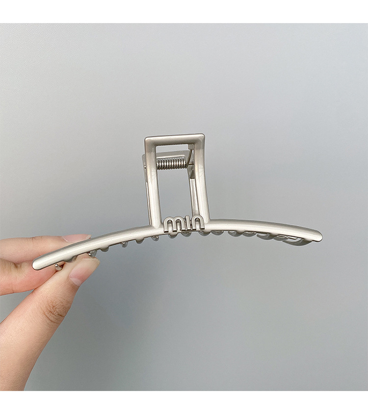Einfacher Stil Brief Metall Überzug Haarkrallen display picture 4