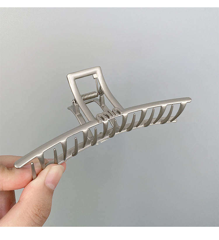 Einfacher Stil Brief Metall Überzug Haarkrallen display picture 5