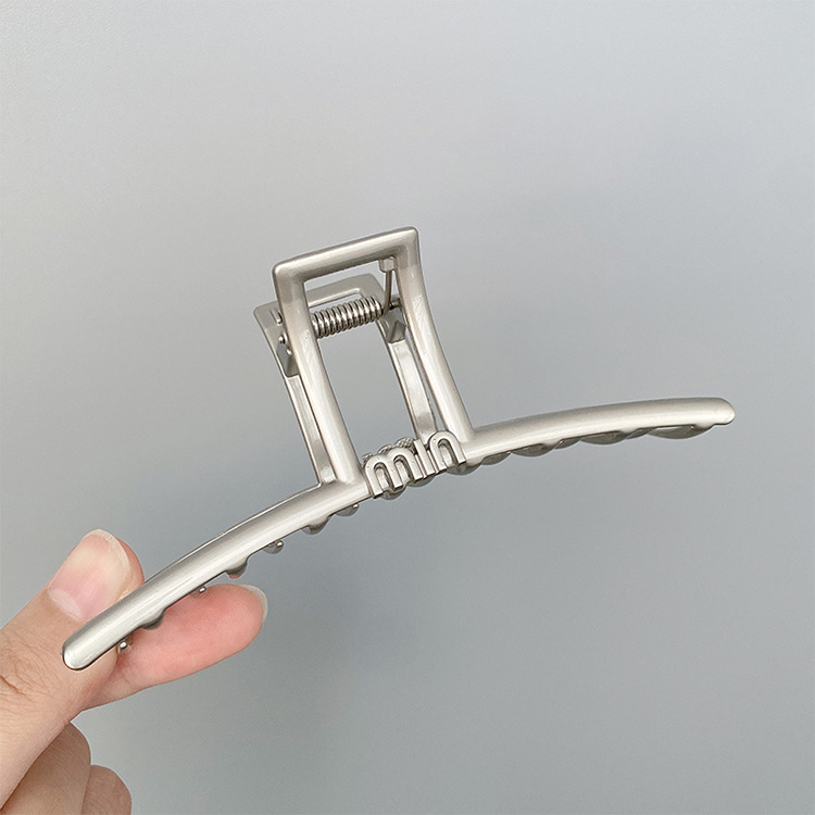 Einfacher Stil Brief Metall Überzug Haarkrallen display picture 9