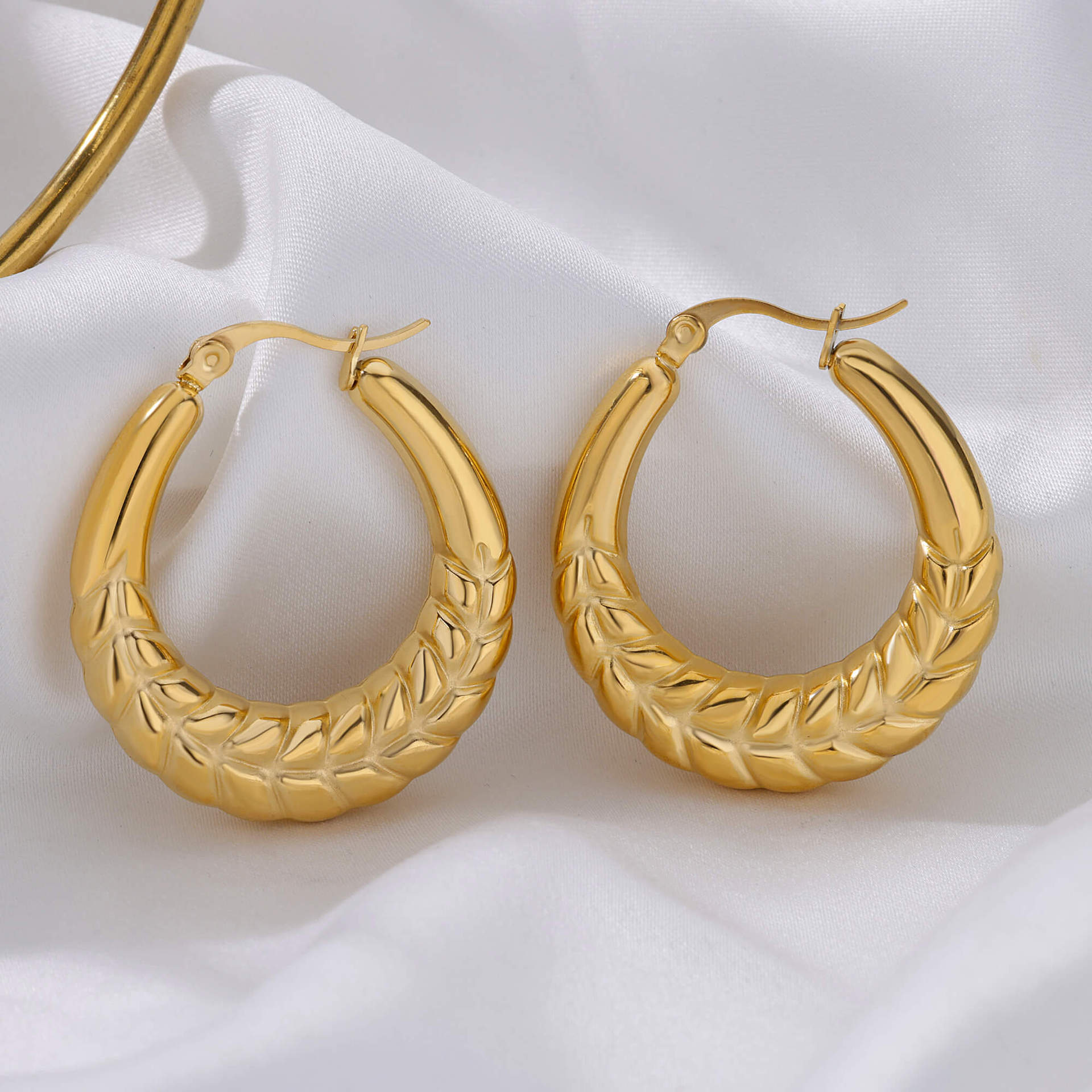 1 Paire Style Vintage Exagéré Style Simple Rond Ovale Placage Métal Acier Inoxydable Plaqué Or 18k Boucles D'oreilles Cerceau display picture 10