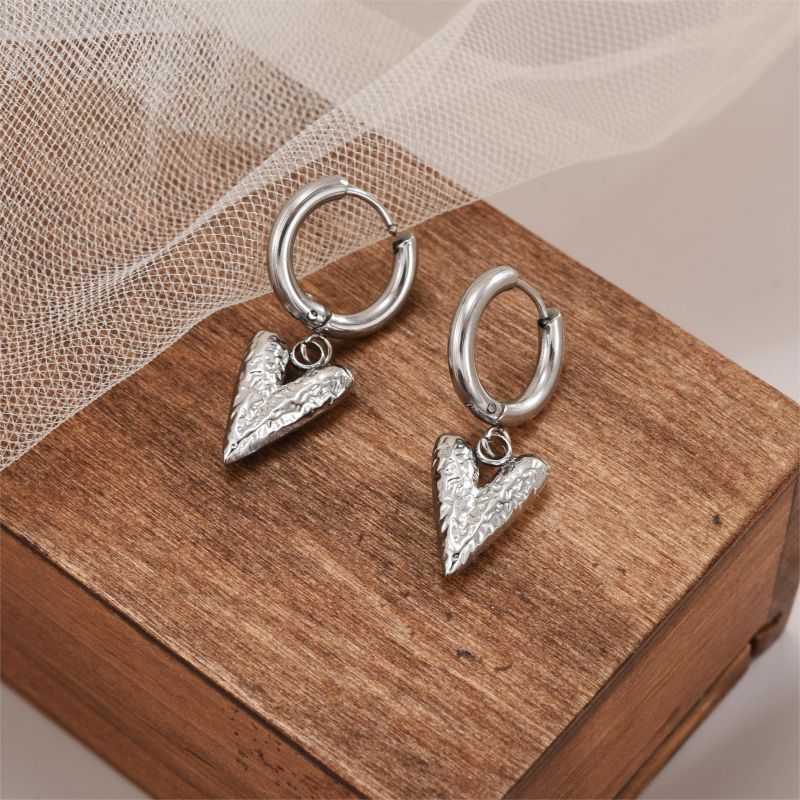 1 Pair Elegant V Shape Plating Stainless Steel 18K Gold Plated Drop Earrings display picture 3