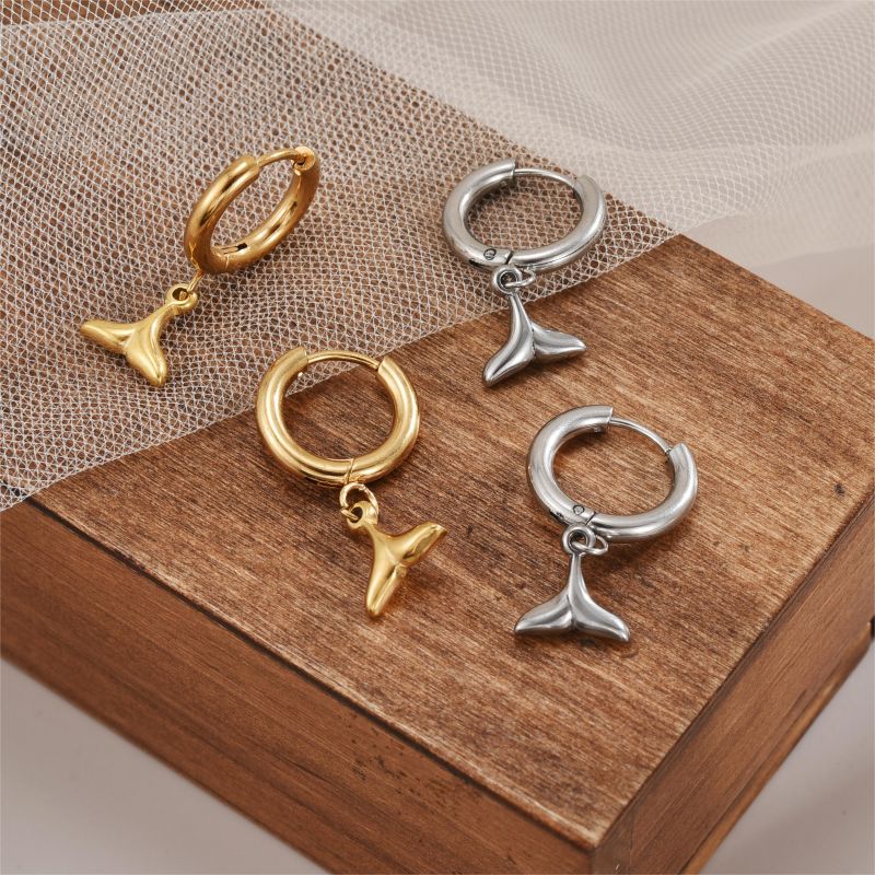 1 Pair Simple Style Fish Tail Polishing Plating Stainless Steel 18K Gold Plated Drop Earrings display picture 1
