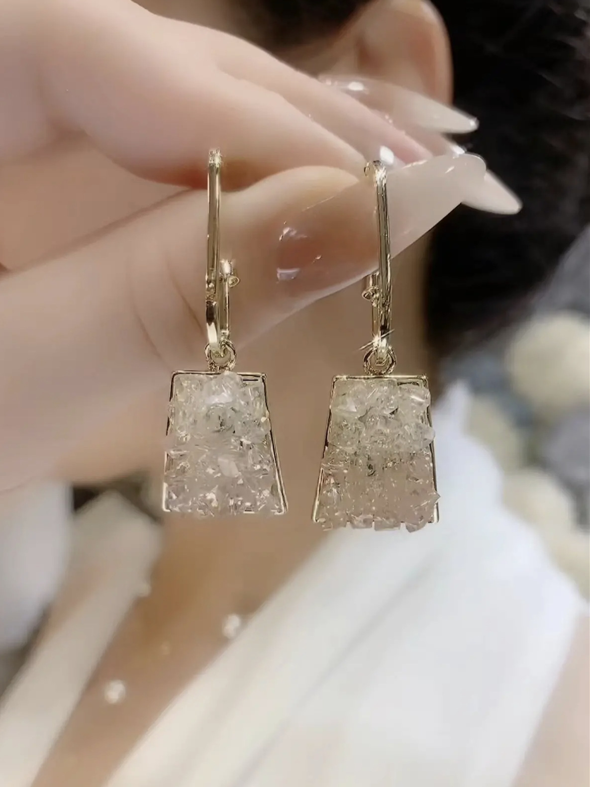 1 Pair Casual Gradient Color Rhombus Inlay Alloy Crystal Drop Earrings display picture 1