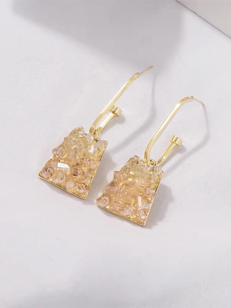 1 Pair Casual Gradient Color Rhombus Inlay Alloy Crystal Drop Earrings display picture 3