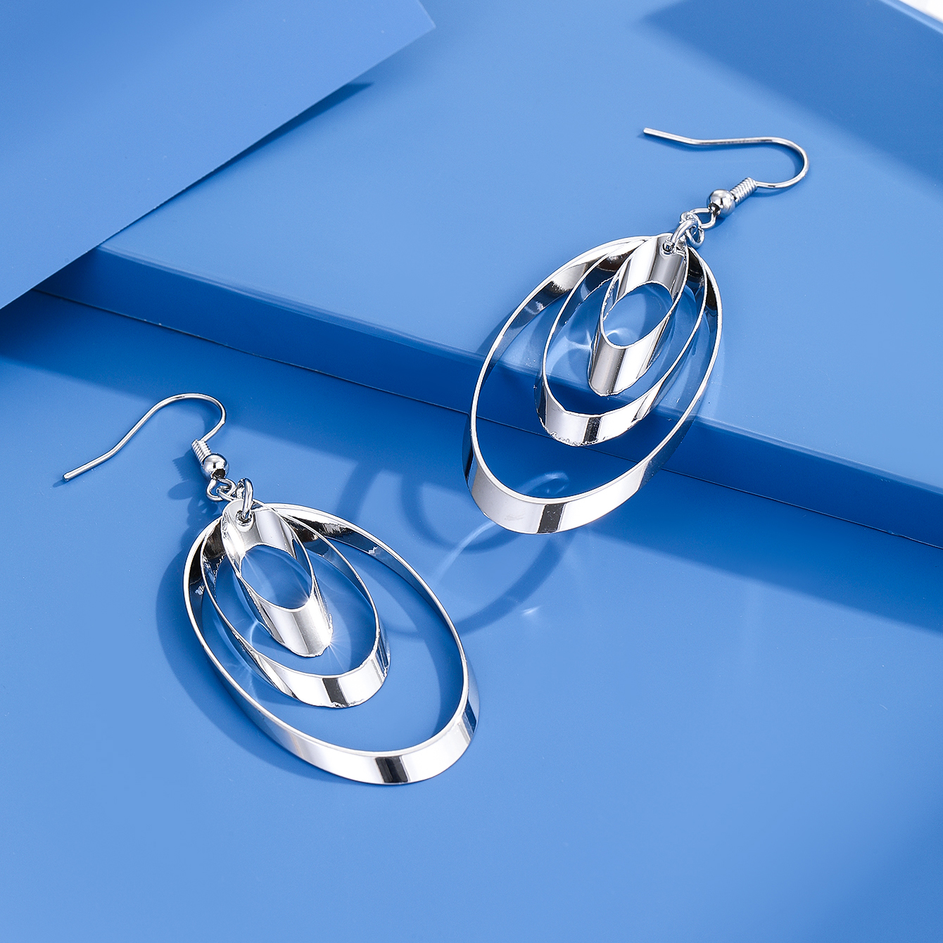 1 Pair Casual Simple Style Oval Plating Alloy Silver Plated Ear Hook display picture 2