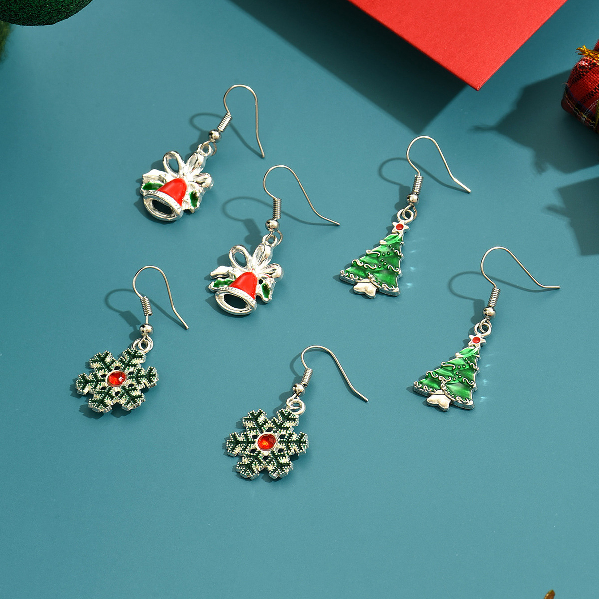 1 Set Cute Christmas Tree Snowflake Elk Alloy Drop Earrings display picture 5
