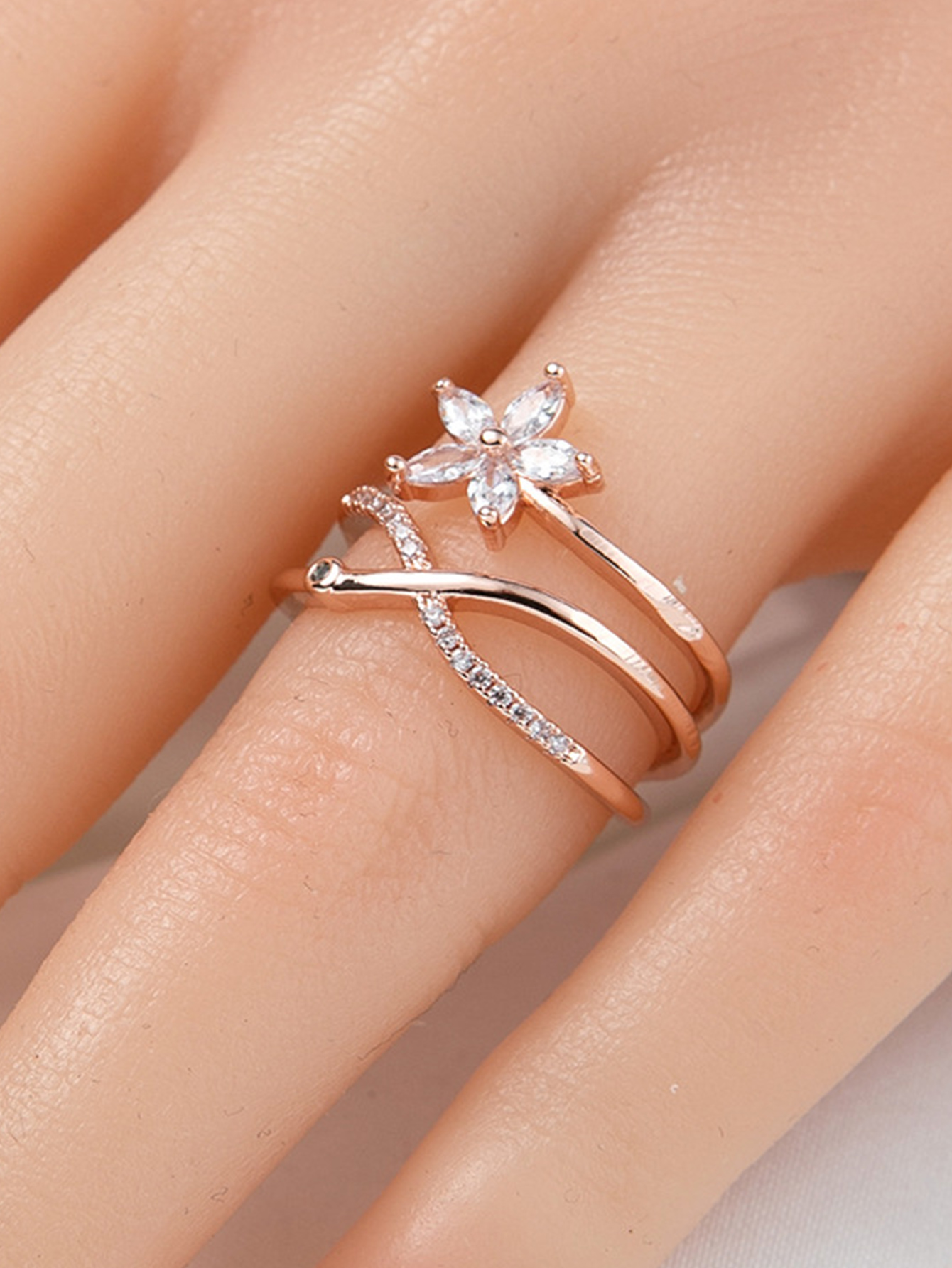 Elegant Lady Flower Copper Inlay Zircon Open Rings display picture 3