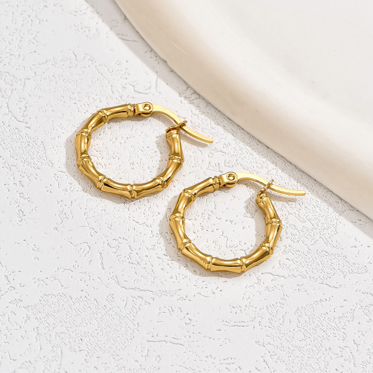 1 Pair Vintage Style Simple Style Classic Style Round 201 Stainless Steel 18K Gold Plated Hoop Earrings display picture 9