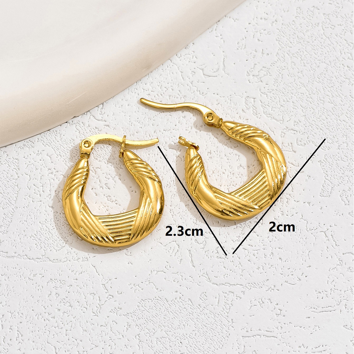 1 Pair Vintage Style Simple Style Classic Style Round 201 Stainless Steel 18K Gold Plated Hoop Earrings display picture 7