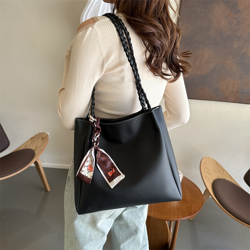 Women's Winter Autumn Pu Leather Solid Color Basic Vintage Style Square Zipper Shoulder Bag display picture 5