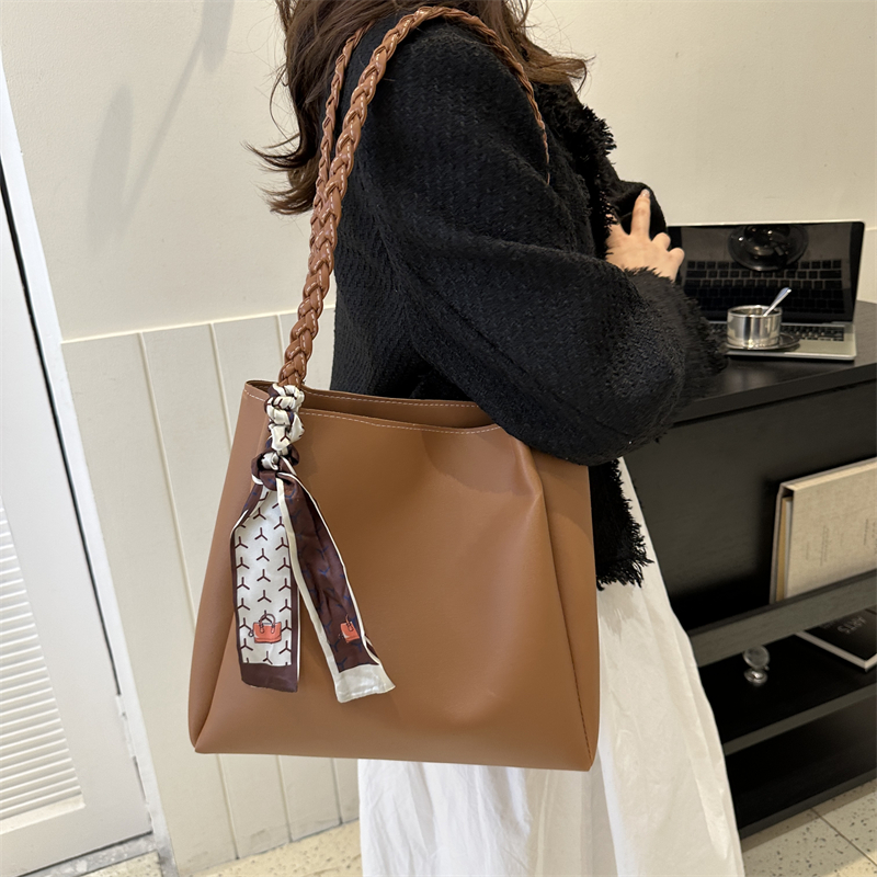 Women's Winter Autumn Pu Leather Solid Color Basic Vintage Style Square Zipper Shoulder Bag display picture 4