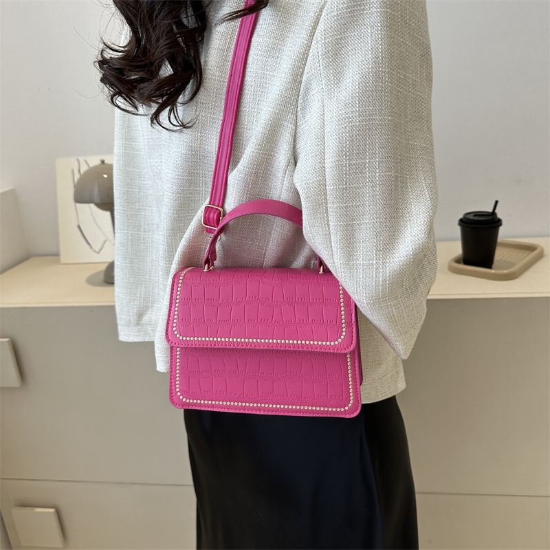 Women's Pu Leather Solid Color Basic Vintage Style Square Magnetic Buckle Shoulder Bag Handbag Crossbody Bag display picture 6