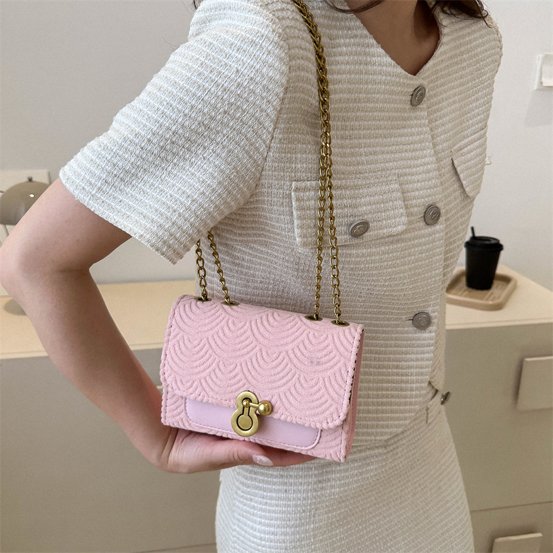 Women's Canvas Solid Color Cute Basic Vintage Style Square Lock Clasp Shoulder Bag Crossbody Bag display picture 2