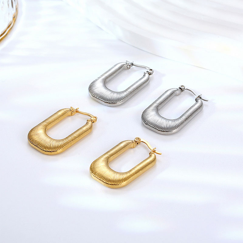 1 Pair Vintage Style Simple Style U Shape Solid Color Plating Stainless Steel 18k Gold Plated Earrings display picture 1