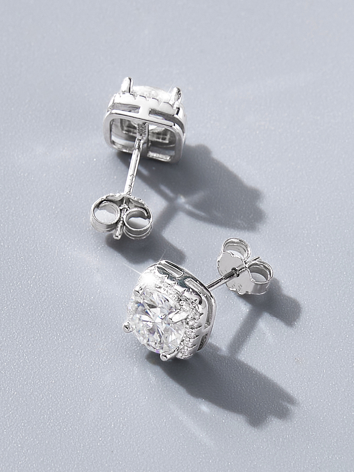 1 Pair Elegant Shiny Round Square Plating Inlay Sterling Silver Zircon Ear Studs display picture 1
